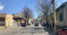 Stire din Social : Parcări desfiinţate, pietoni în pericol şi proprietari supăraţi. „Trebuia să se gândească la asta înainte!”