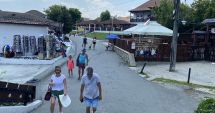 Stire din Social : Satul de Vacanță, la limita dintre kitsch și civilizație