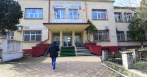 Stire din Eveniment : Anchetă într-un liceu din Constanţa. Cine îi scapă pe elevii silitori de derbedei?