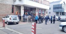 Stire din Social : Certificatul verde a împărţit lumea în două. „Cred că o să punem lacătul pe uşi!”