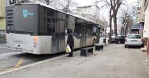 Stire din Social : Refugii în stațiile de autobuz, la Sfântu-Așteaptă! „Este o bătaie de joc!”