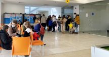 Stire din Social : Serviciul Pașapoarte, luat cu asalt! Teama de război sau bucuria ridicării restricţiilor de călătorie?