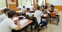 Stire din Cultură-Educație : Elevii participanţi la Evaluarea Naţională, în extaz! "Au fost subiecte de clasa a VI-a". Profesorii îi contrazic