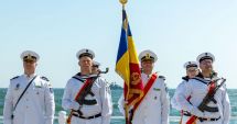 Stire din Eveniment : Faleza Cazinoului din Constanța a fost plină de spectatori, de Ziua Marinei Române