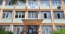 Stire din Cultură-Educație : Revolta părinților de la Școala 43! Au refuzat să-și mai ducă la clasă copiii, din cauza agresivității unui elev