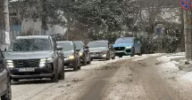 Stire din Social : Oraș paralizat de zăpadă. Unde au fost utilajele de deszăpezire la prima oră?