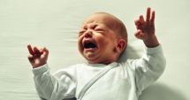 Motive pentru care bebelușul are reprize dese de plâns