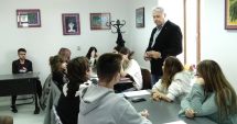 Stire din Cultură-Educație : Istoricul Adrian Cioroianu, față-n față cu elevii constănțeni pasionați de benzi desenate