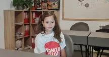 Stire din Cultură-Educație : Copilul-fenomen al matematicii. O elevă de 9 ani de la Liceul „Callatis”, campioană la Dubai