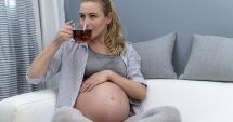 Stire din Sănătate : Ceaiurile de ghimbir şi soc vă fac sarcina mai ușoară