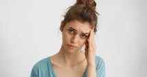 Stire din Sănătate : Ochi obosiți? Ce provoacă cearcănele și cum le puteți reduce