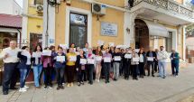 Stire din Social : Protest pe termen nelimitat la Casa de Asigurări de Sănătate. "Unii oameni înţeleg situația, alţii ne înjură"