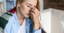 Stire din Sănătate : Ochi obosiți? Cum îi puteți revitaliza rapid cu ajutorul compreselor