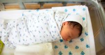 Stire din Social : Mămicile minore, campioane la abandonul de copii. "Cele mai multe fug din spital"
