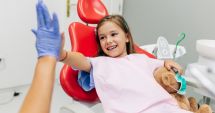 Stire din Sănătate : Îngrijirea danturii copiilor pune accent şi pe îndepărtarea plăcii bacteriene