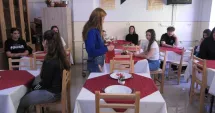 Stire din Social : Patronii de pe litoral se reorientează către tinerii români și caută angajați în școlile de profil