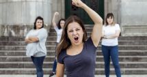 Stire din Eveniment : Femeile înjosite pe site-uri porno de un pervers protestează împotriva Poliției Române