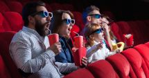 Stire din Cultură-Educație : Invitaţie la film. Ștrumfi, eroi, delfini și secrete periculoase pe marele ecran