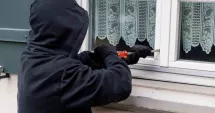 Stire din Eveniment : Furturi dovedite în instanță, dar nepedepsite. Cinici tineri au scăpat de închisoare