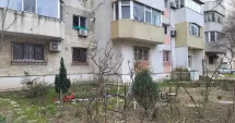 Stire din Eveniment : Grădinile blocurilor nu sunt spații de depozitare! Sute de sancțiuni au fost aplicate doar în acest an