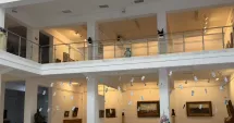 Stire din Cultură-Educație : „PostArt”, expoziția copiilor care transformă iarna în creație, la Muzeul de Artă Constanța