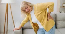 Stire din Sănătate : Osteoporoza nu doare la început. Cum aflați dacă sunteți la risc și ce aveți de făcut