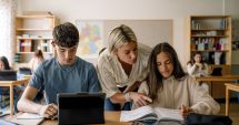 Stire din Cultură-Educație : I-au lăsat să plece și acum se roagă să se întoarcă! Strategii pentru revenirea la catedră a profesorilor plecaţi din țară