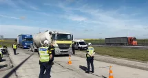 Stire din Social : Controale de amploare spre litoral. Tahografe manipulate și TIR-uri imobilizate pe A2