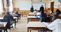 În ciuda notelor de 10 la Matematică, elevii au fost mai bine pregătiți la Limba română, la simularea Evaluării Naționale