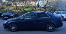 Stire din Eveniment : Țeapă! O femeie acuză samsarii și indiferența poliției după ce a pierdut mii de euro pe o mașină „cosmetizată”