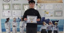 Stire din Cultură-Educație : Adrian-Gabriel Micu, elevul Școlii 18 care și-a pus visul în pantofii de alergare