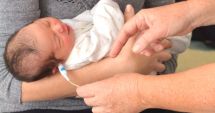 Stire din Sănătate : Testați-vă micuții! Un copil surd arată la fel ca unul normal