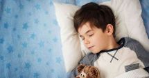 Stire din Sănătate : Somnambulismul la copii, îngrijorare pentru părinți. Cauzele "mersului în somn"