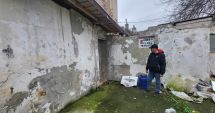 Stire din Social : Surdo-muţii, "îngropaţi" în igrasie. "Oamenii nu vor să mai vină la sediu. Le este teamă să nu se îmbolnăvească"