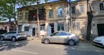 Stire din Social : Mucegai, igrasie și un tavan care stă să cadă. Drama neauzită a sediului surzilor din Constanța