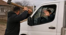 Stire din Eveniment : Atac cu topoare în județul Constanța! Agresorul, condamnat definitiv la ani grei de închisoare