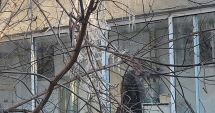 Stire din Social : Autoritățile intervin pentru îndepărtarea țurțurilor, deveniți real pericol pentru trecători