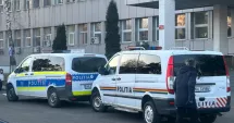 Stire din Eveniment : Un polițist a fost mușcat chiar în fața UPU Constanța! Agresorul a ajuns după gratii