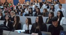 Stire din Cultură-Educație : Pe lângă bani, premianții Sesiunii „Noi și Economia” primesc reduceri la taxa universitară