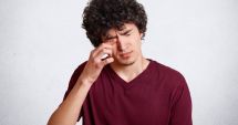 Stire din Sănătate : Durerea de pe pleoapă care nu trebuie ignorată. Ce trebuie să știţi despre urcior