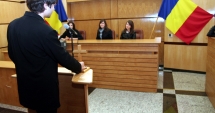 Stire din Eveniment : Turnătoria, obligatorie prin lege? Ani grei de închisoare dacă nu denunți infracțiunile la care ești martor