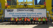 Stire din Economie : 65 de ani de la primul transport maritim containerizat