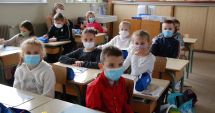 Stire din Cultură-Educație : Anul şcolar, mai lung cu o săptămână. Clasele terminale, cursuri online în luna aprilie