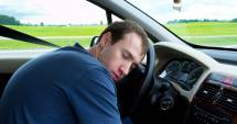 Suferi de apnee în somn, nu mai ai voie să conduci! 270.000 de șoferi români au această boală