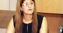 Stire din Cultură-Educație : Bani ceruți la ședințele cu părinții. Bucovală avertizează: "Nu sunt de acord, sub nicio formă, cu colectarea banilor în școală"