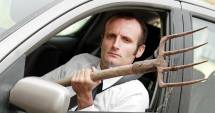 Stire din Eveniment : Codul Rutier va fi modificat. Șoferii și motocicliștii luați în colimator cu noi sancțiuni uriașe