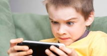 Stire din Social : Generația copiilor crescuți la tabletă și telefon. Efectele sunt devastatoare