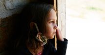 Stire din Social : Crăciun fără bucurii. Mai puţin de jumătate din părinţii care muncesc în străinătate se întorc acasă, de sărbători