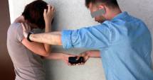 Stire din Eveniment : Adolescenții, victime sigure ale infractorilor. Tâlhării ziua în amiaza mare!