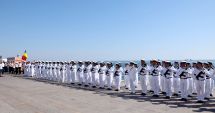Stire din Eveniment : Defilare navală şi aeriană, torţe şi artificii, la Ziua Marinei Române, pe litoral